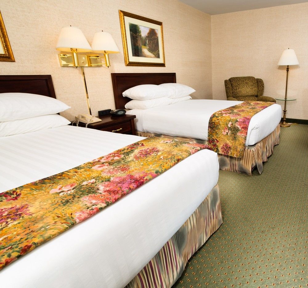 Drury Inn & Suites Kansas City Airport Exterior photo