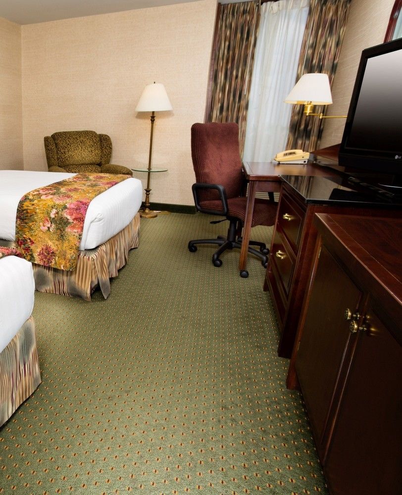 Drury Inn & Suites Kansas City Airport Exterior photo